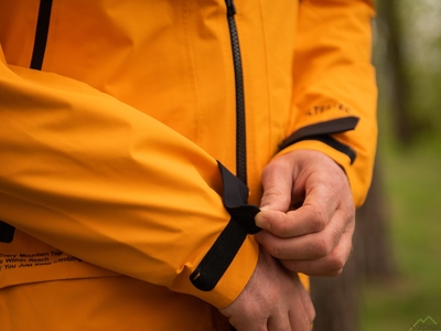 Куртка штормовая Kailas Travel Cargo Hardshell Jacket Men's - фото