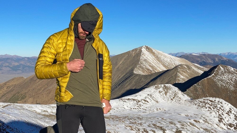 Как правильно одеться в поход в горы: система слоев одежды на практике