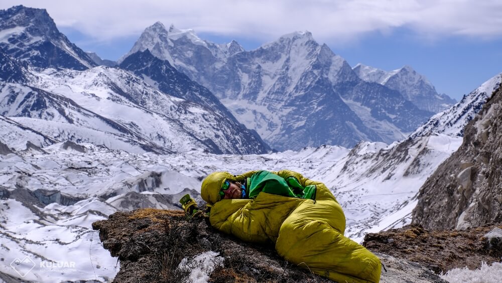 Как выбрать спальник для похода в Непал